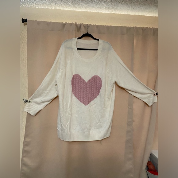 NWT, Heart lightweight sweater! - Picture 2 of 8